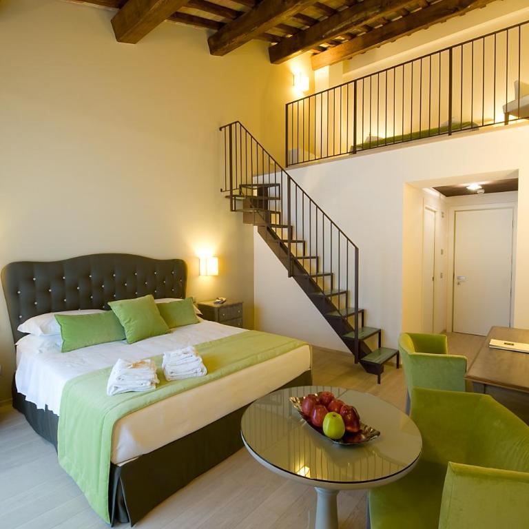 Relais Dell'Olmo - Camera Familiare - 2