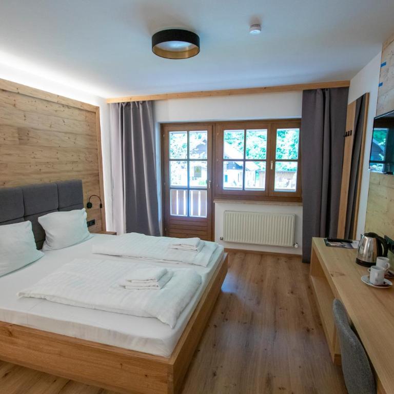 Sporthotel Dachstein West - Deluxe Doppelzimmer mit Balkon - 1