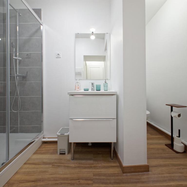 Le PERPInB - 6 personnes - Bureau & wifi - Appartement 3 Chambres - 49