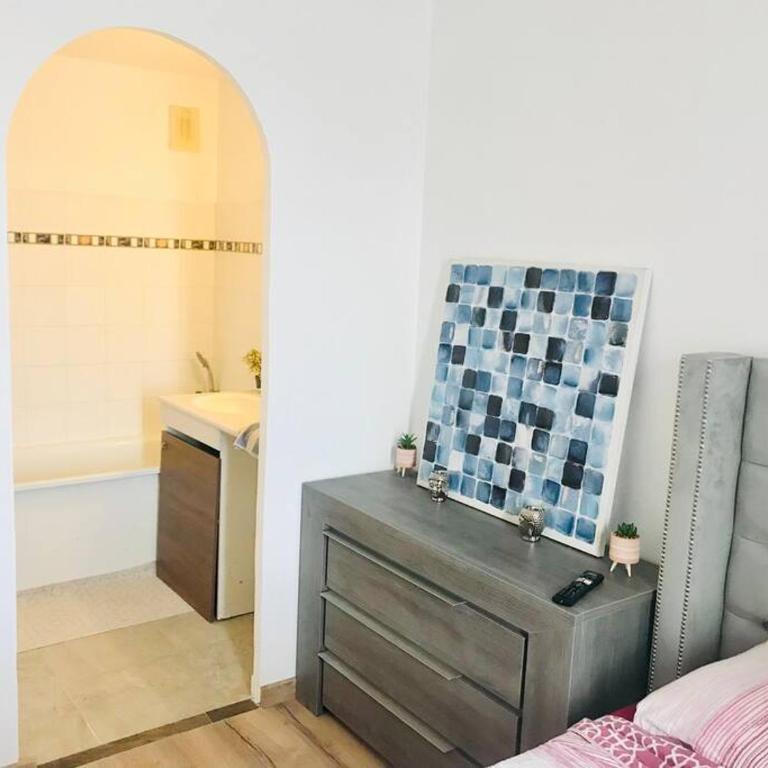 Disney cosy lounge - Two-Bedroom Apartment - 10