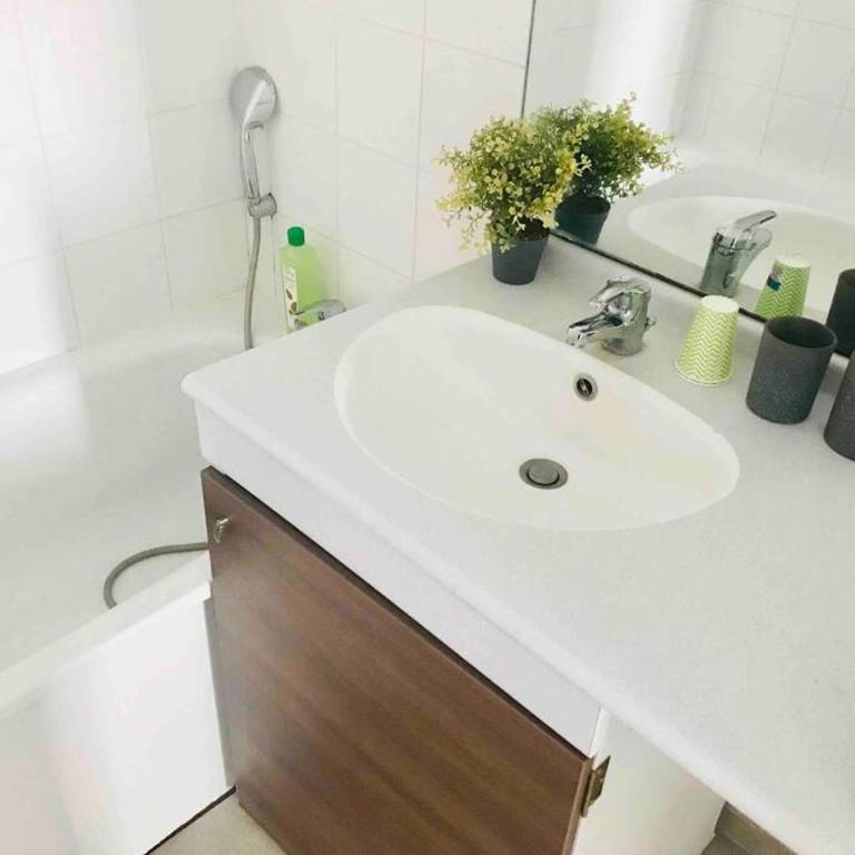 Disney cosy lounge - Two-Bedroom Apartment - 17