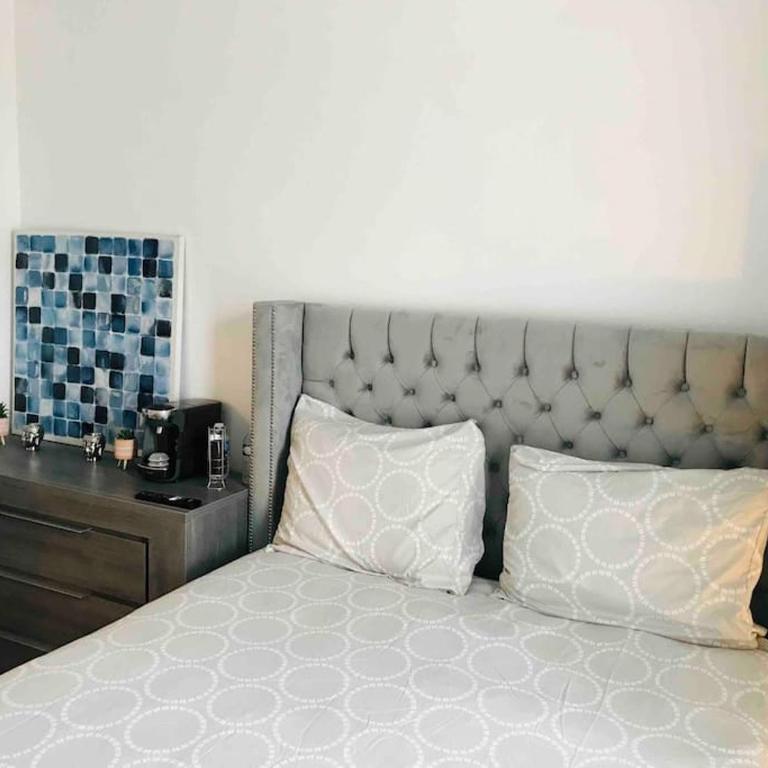 Disney cosy lounge - Two-Bedroom Apartment - 19