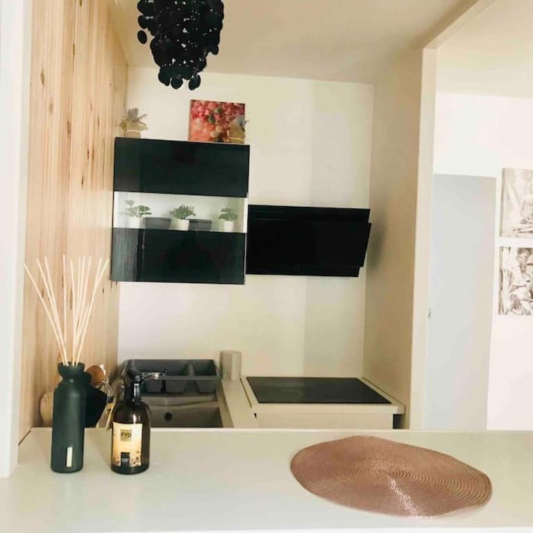 Disney cosy lounge - Two-Bedroom Apartment - 22