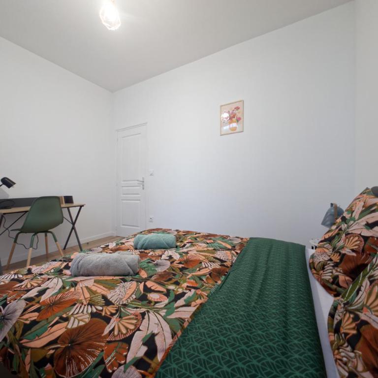 Le PERPInB - 6 personnes - Bureau & wifi - Appartement 3 Chambres - 40