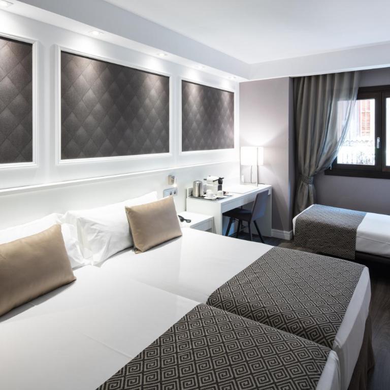 Catalonia Magdalenes - Triple Room (3 Adults) - 4