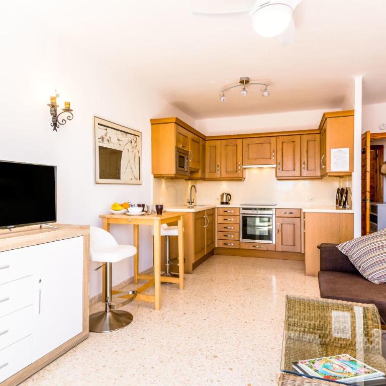 Las Palmas 17B Oasis Properties - Apartment with Sea View - 4
