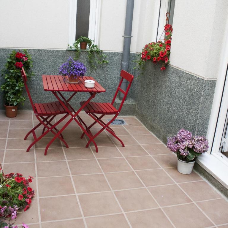 Alojamiento Temporal el Puente - Two-Bedroom Apartment with Patio - 10