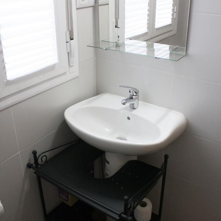 Alojamiento Temporal el Puente - One-Bedroom Apartment with Patio - 9