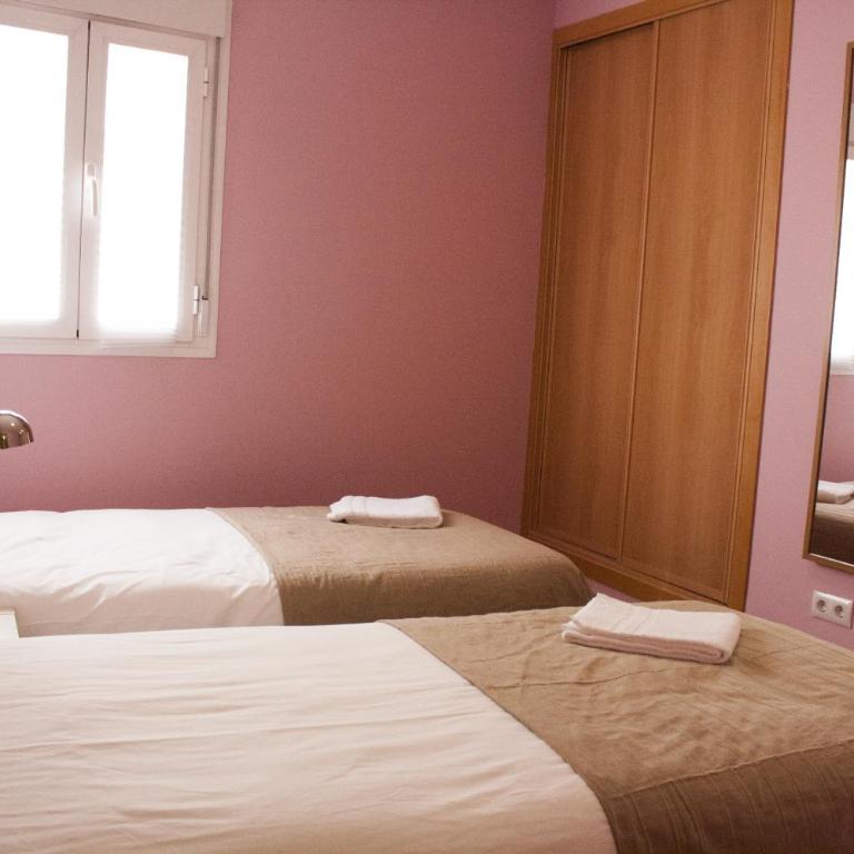 Alojamiento Temporal el Puente - Two-Bedroom Apartment with Patio - 1
