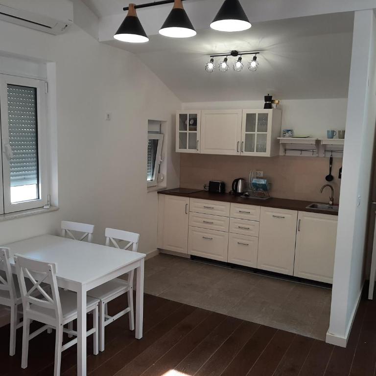 Beautiful flat with sea view Aquamarine - One-Bedroom Apartment - 22