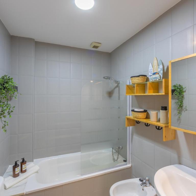 1a linea playa, balcon & piscina - Apartamento de 2 dormitorios - 15