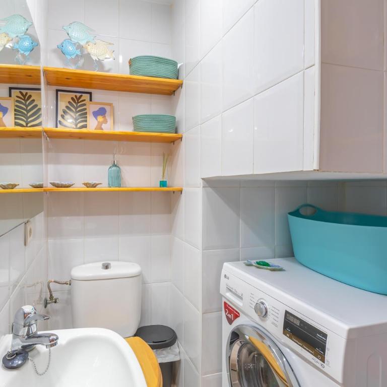 1a linea playa, balcon & piscina - Apartamento de 2 dormitorios - 17