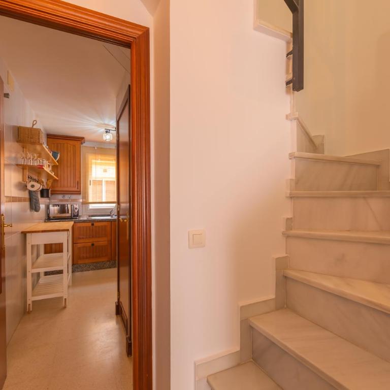1a linea playa, balcon & piscina - Apartamento de 2 dormitorios - 24
