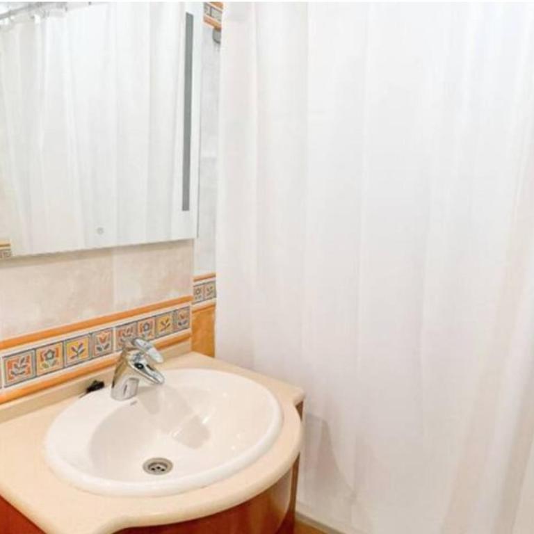 Apartamento céntrico muy luminoso, junto al teatro romano y con vistas a la Alcazaba - Apartment mit 3 Schlafzimmern - 14