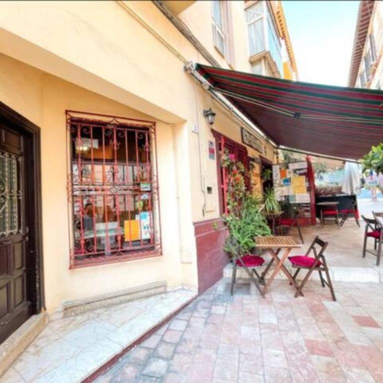 Apartamento céntrico muy luminoso, junto al teatro romano y con vistas a la Alcazaba - Apartment mit 3 Schlafzimmern - 15