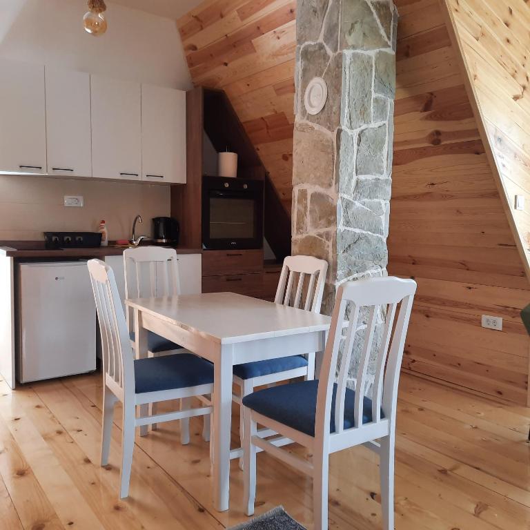 Zelenova koliba - One-Bedroom Chalet - 13