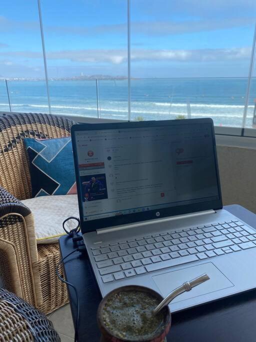 Sobre línea de Playa, Maravillosa Vista al mar 2B/2B-Wifi-TV70´Netf- Estacionamiento propio - Apartamento de 2 dormitorios - 25
