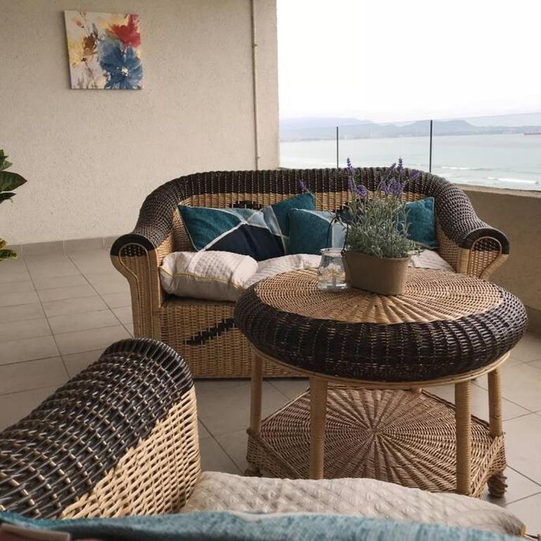 Sobre línea de Playa, Maravillosa Vista al mar 2B/2B-Wifi-TV70´Netf- Estacionamiento propio - Apartamento de 2 dormitorios - 56