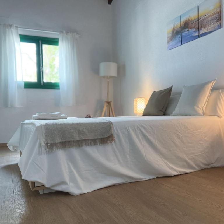 MASIA BLANCA - Four-Bedroom House - 29