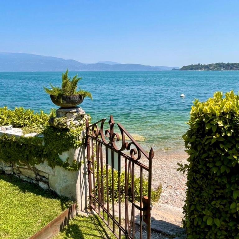 Luxury Lakeside Apartment right on the water - Appartamento con Vista Lago - 23