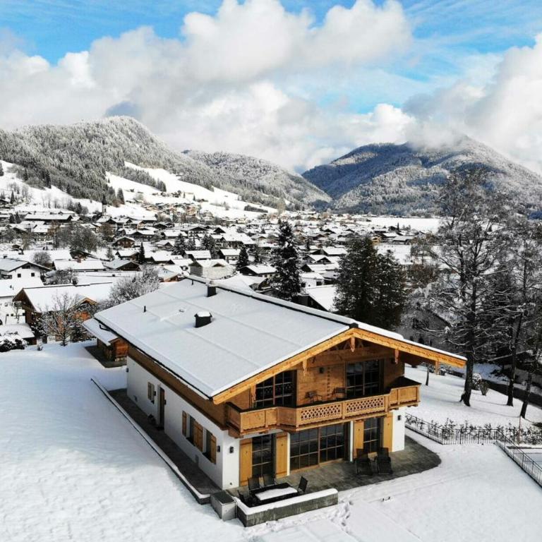 Chalet am Wetterkreuz - Luxus mit Sauna & Whirlpool in Reit im Winkl - Doppelzimmer mit Parkblick - 74