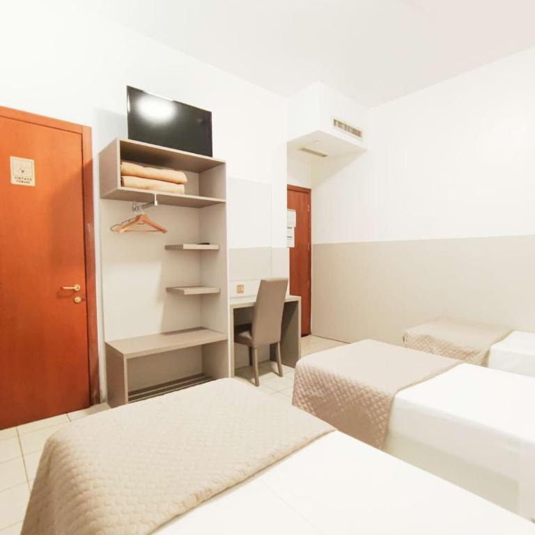 Hotel Mondial - Camera Tripla - 4