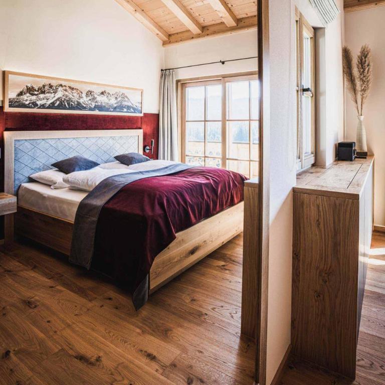 Chalet am Wetterkreuz - Luxus mit Sauna & Whirlpool in Reit im Winkl - Doppelzimmer mit Parkblick - 32