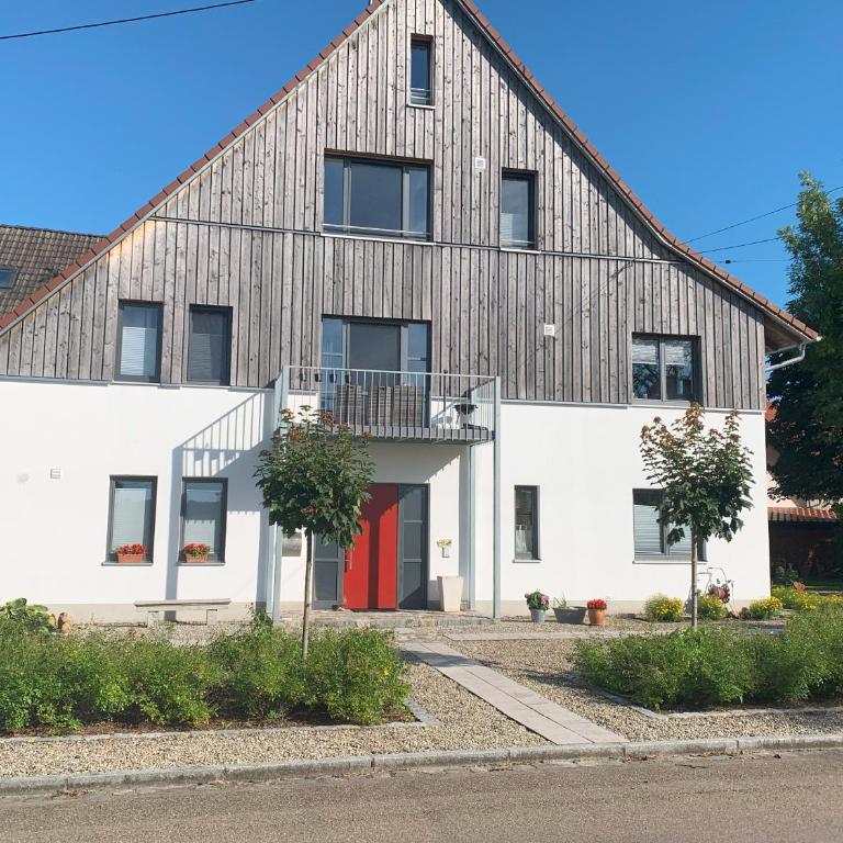 Fe Wo Brunnen - 120 qm -Quiet location - lots of nature - grosser Balkon und Garten - 3D Rundgang verfügbar - Apartment mit 2 Schlafzimmern - 7