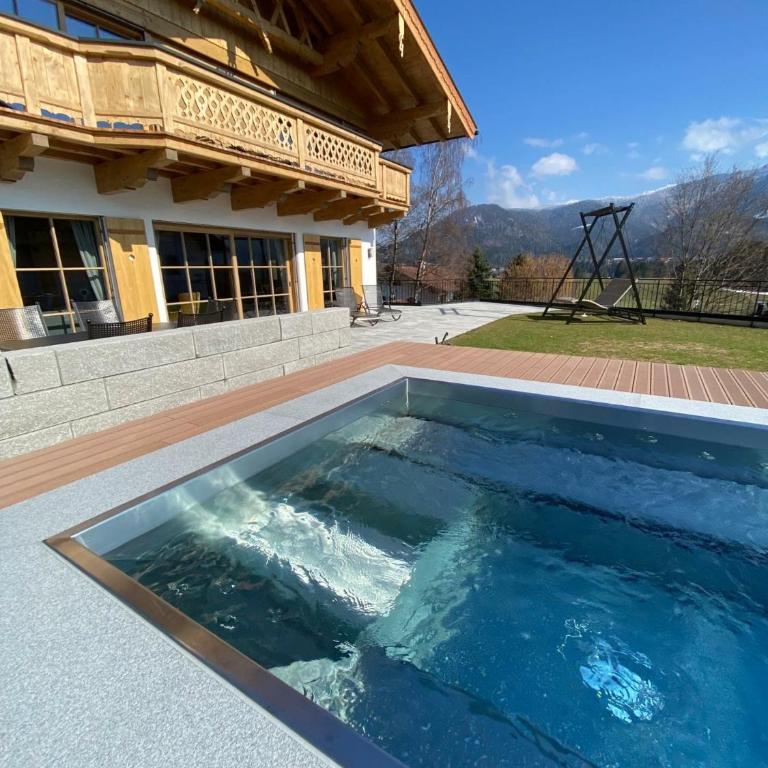 Chalet am Wetterkreuz - Luxus mit Sauna & Whirlpool in Reit im Winkl - Doppelzimmer mit Parkblick - 69