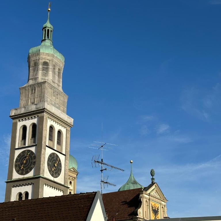 TrulySpace - Direkt am Rathausplatz, Dachterrasse mit Blick auf Perlachturm, Garage, Fahrstuhl - Appartement avec Terrasse - 6