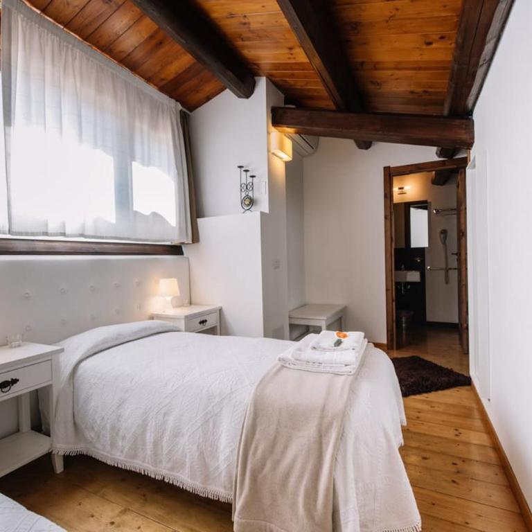 La Casa di Matilde - Camera Doppia con Letti Singoli con Bagno Privato - 5