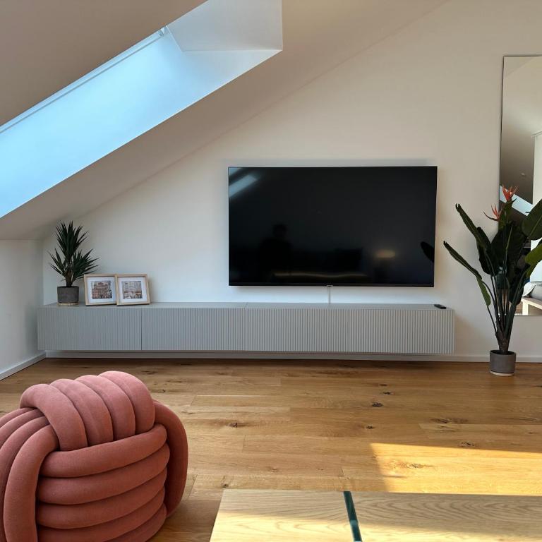 TrulySpace - Direkt am Rathausplatz, Dachterrasse mit Blick auf Perlachturm, Garage, Fahrstuhl - Appartement avec Terrasse - 17