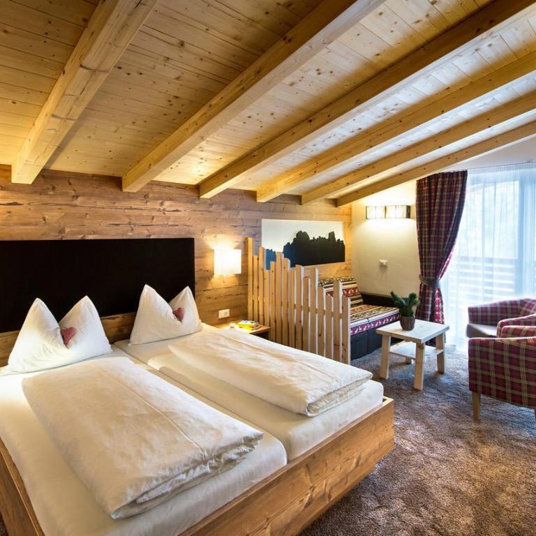 Hotel Chalet Dolomites - Camera Matrimoniale con Balcone - 10