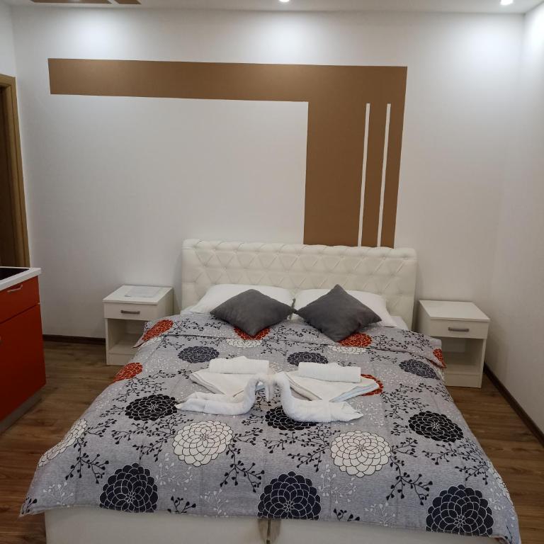 Apartmani Slađo - Deluks Dvokrevetna Soba sa Bračnim Krevetom/Zasebnim Krevetima i Balkonom - 15