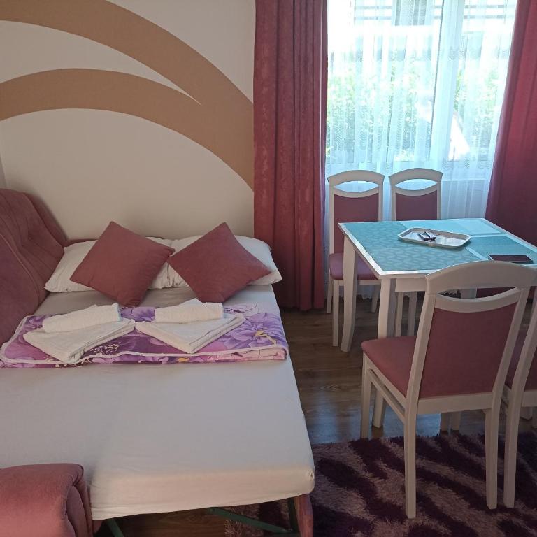 Apartmani Slađo - Superior Dvokrevetna Soba sa Bračnim Krevetom ili Zasebnim Krevetima, i Terasom - 5