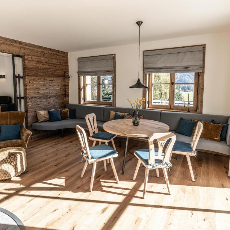 Chalet am Wetterkreuz - Luxus mit Sauna & Whirlpool in Reit im Winkl - Doppelzimmer mit Parkblick - 49