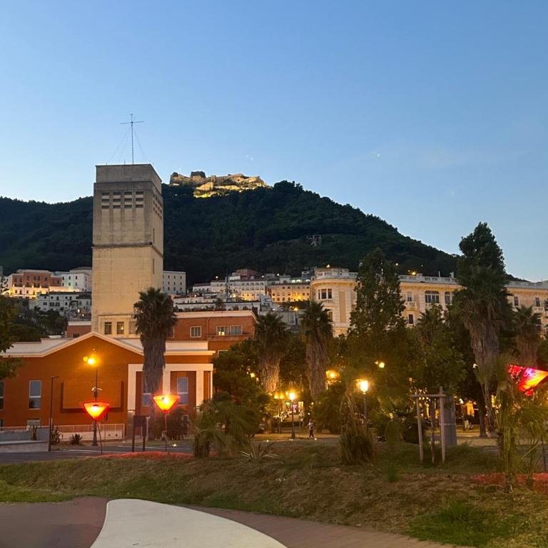 Sissi House Salerno - Appartamento con 2 Camere da Letto - 94