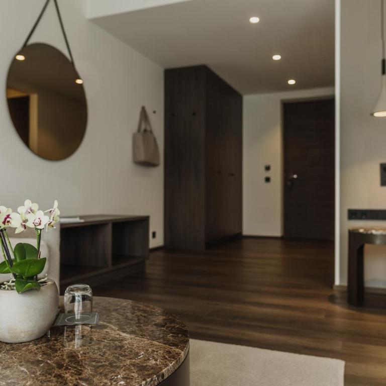 Klein Fein Hotel Anderlahn - Suite mit Poolblick - 4