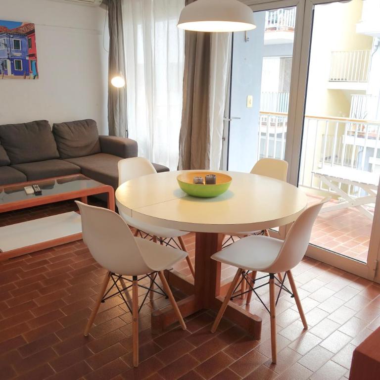 By the Beach and Train Station - Apartamento de 3 dormitorios - 7