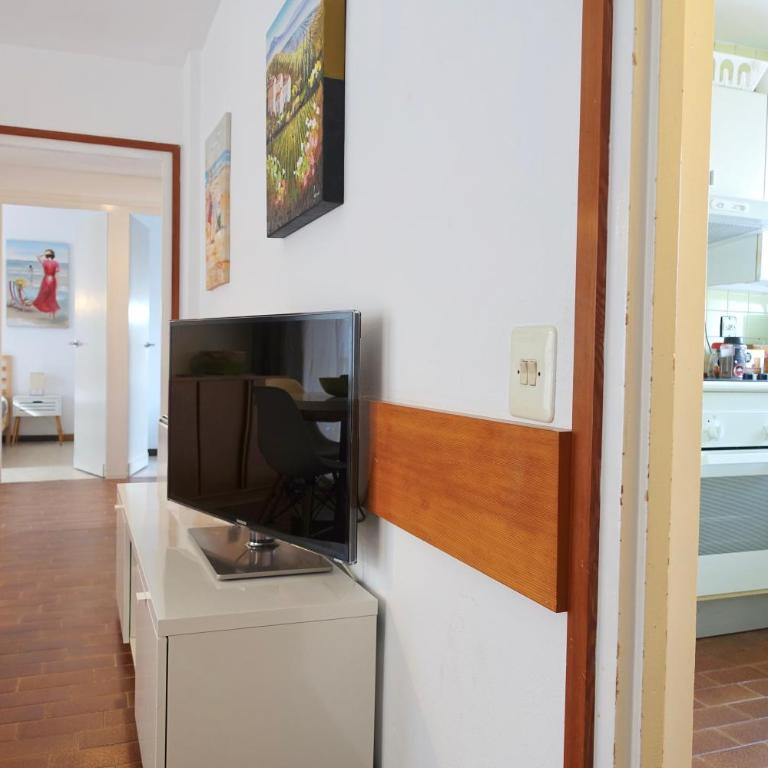 By the Beach and Train Station - Apartamento de 3 dormitorios - 8