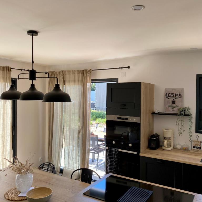 Chambre Privée Accès Piscine - Chambre Double avec Salle de Bains Privative - 11