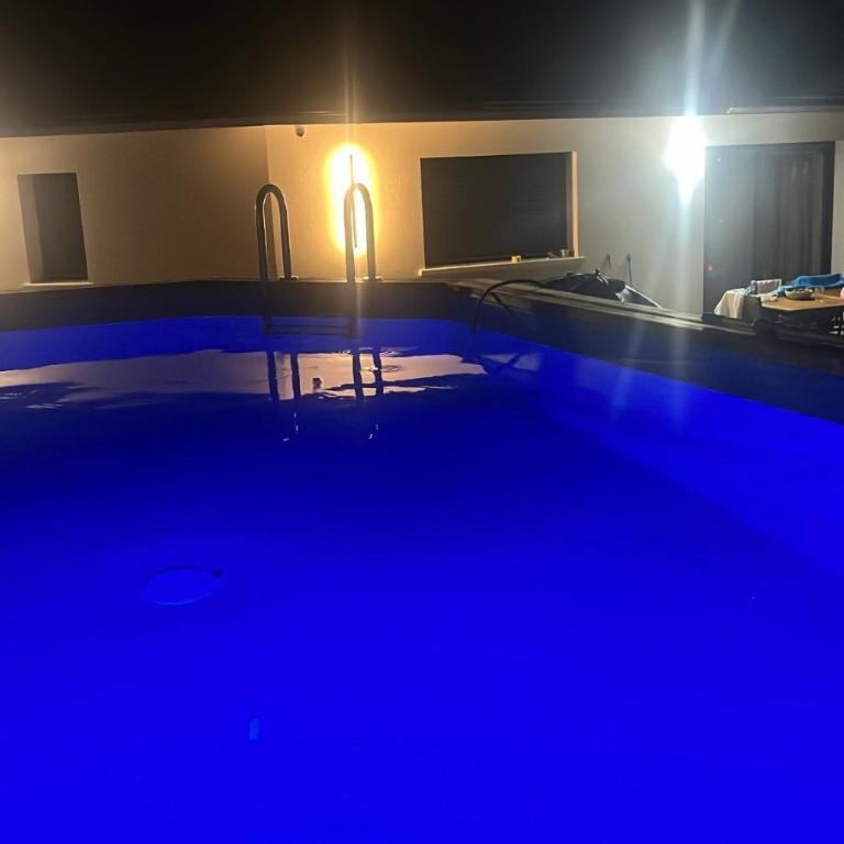 Chambre Privée Accès Piscine - Chambre Double avec Salle de Bains Privative - 14