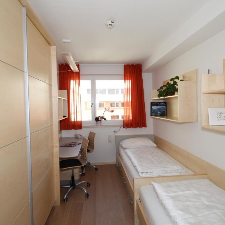 Kolpinghaus Bolzano - Camera Doppia con Letti Singoli - 2