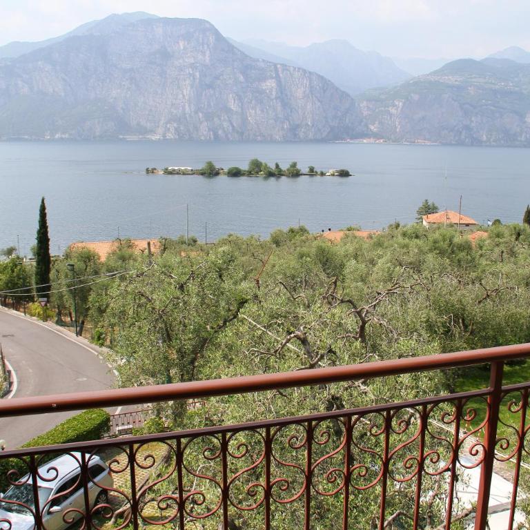 Hotel Casa Gagliardi - Camera Tripla con Balcone e Vista Lago - 7