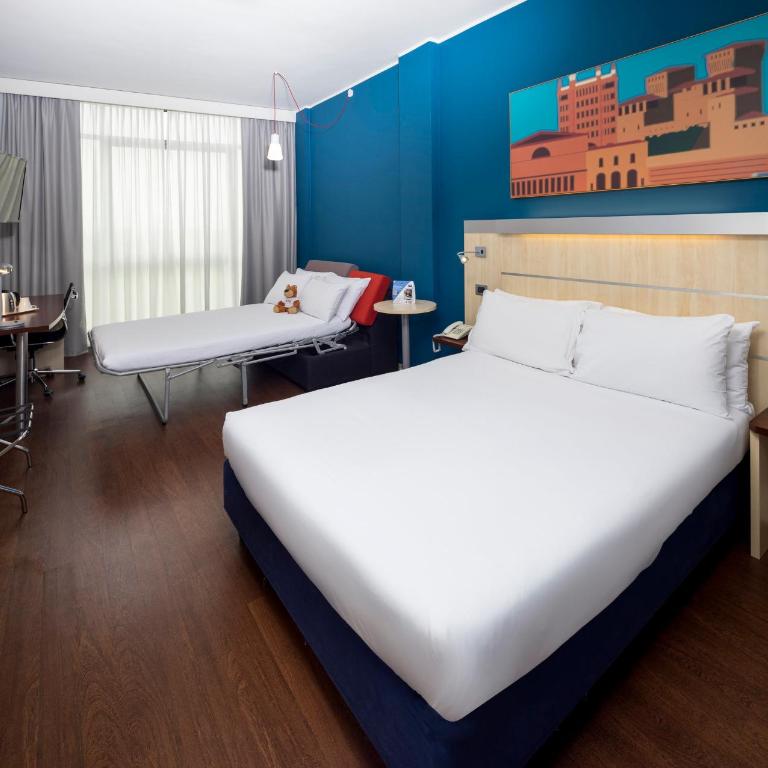 Holiday Inn Express Parma by IHG - Camera Matrimoniale Standard con Divano-Letto - 10