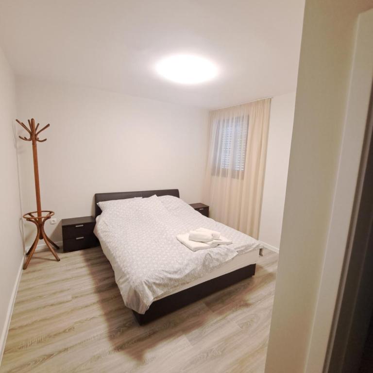 Ninas Apartments - One-Bedroom Apartment - 3