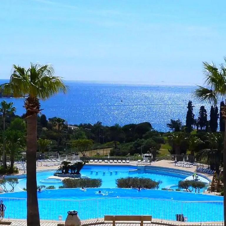 Dans un cadre d'exception, Vue mer panoramique à Agay Côte d'Azur, Village Vacances Cap Esterel, 2 chambres, avec jardin, golf, climatisation, Wifi, 5 piscines - Appartement - Vue sur Mer - 6
