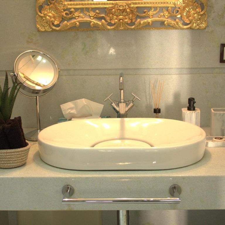 Verona Luxury Flats , Piazza Erbe with balcony on main square - One-Bedroom Apartment - 16