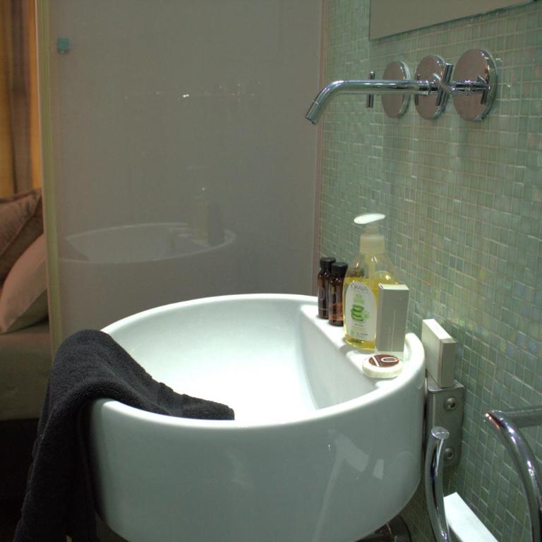 Verona Luxury Flats , Piazza Erbe with balcony on main square - One-Bedroom Apartment - 17