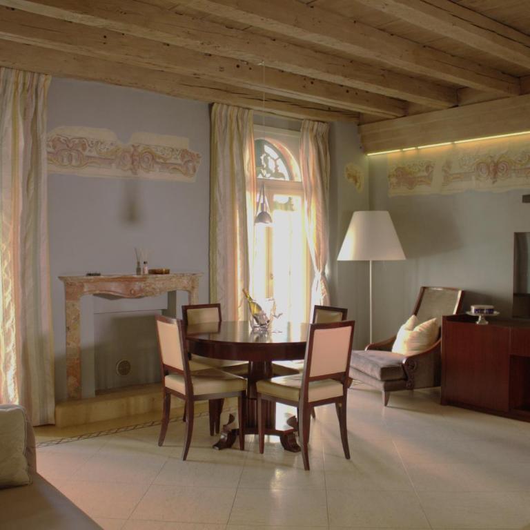 Verona Luxury Flats , Piazza Erbe with balcony on main square - One-Bedroom Apartment - 18